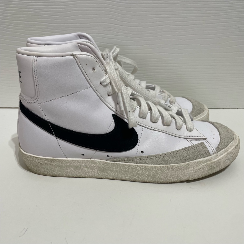 Nike Blazer High Top Shoes 9.5